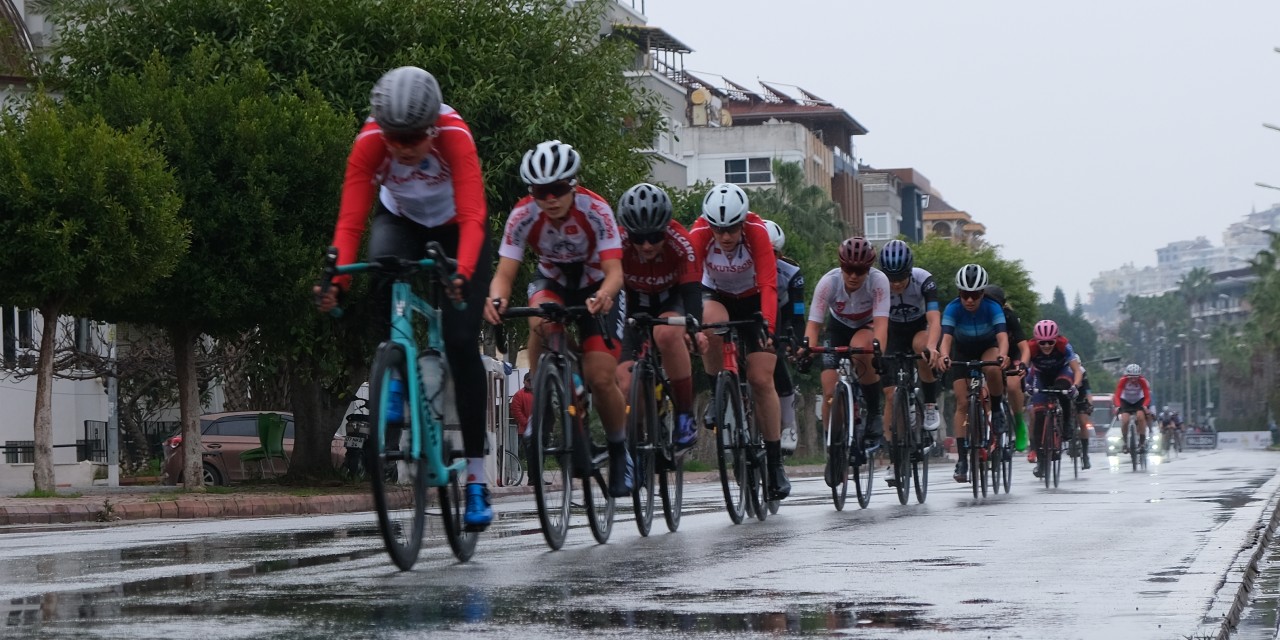 Alanya'daki 1. Etap Puanlı Yol Yarışları sona erdi