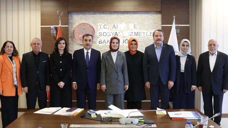 Bakanlık 'Aile Yılı' projeleri için toplandı: DİSK ve KESK davet edilmedi