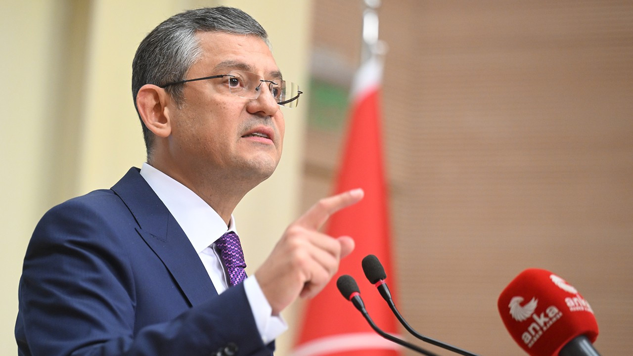 Özgür Özel'den AKP'ye 'emekli kart' tepkisi