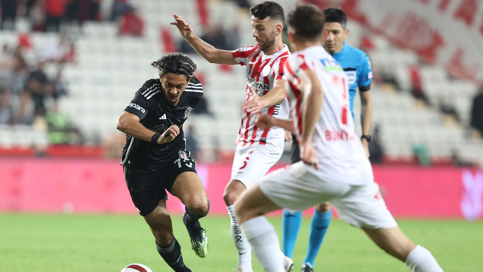 Beşiktaş evinde Antalyaspor'a kaybetti