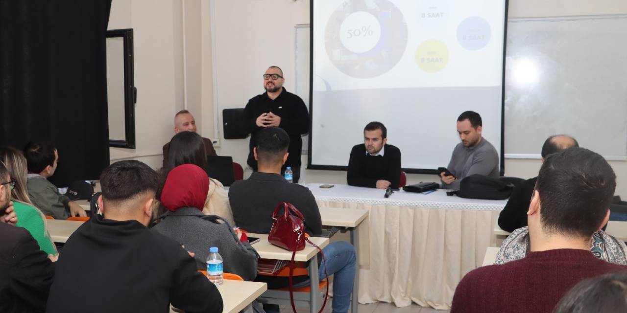 Mersin'de 'Kariyer ve girişimcilik' eğitimi