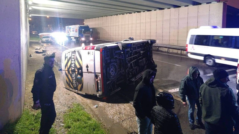 İstanbul'da yine servis kazası: Yaralılar var