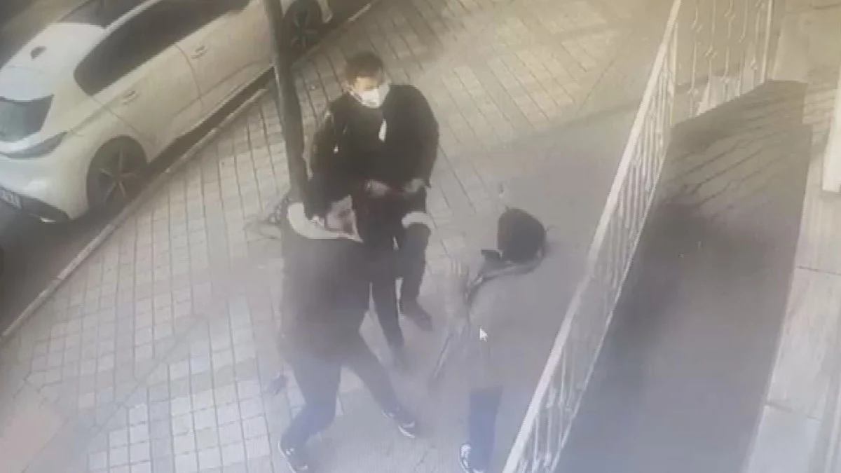 Bağcılar'da başkasına benzetildiği için darbedilip bıçaklanan kişi öldü