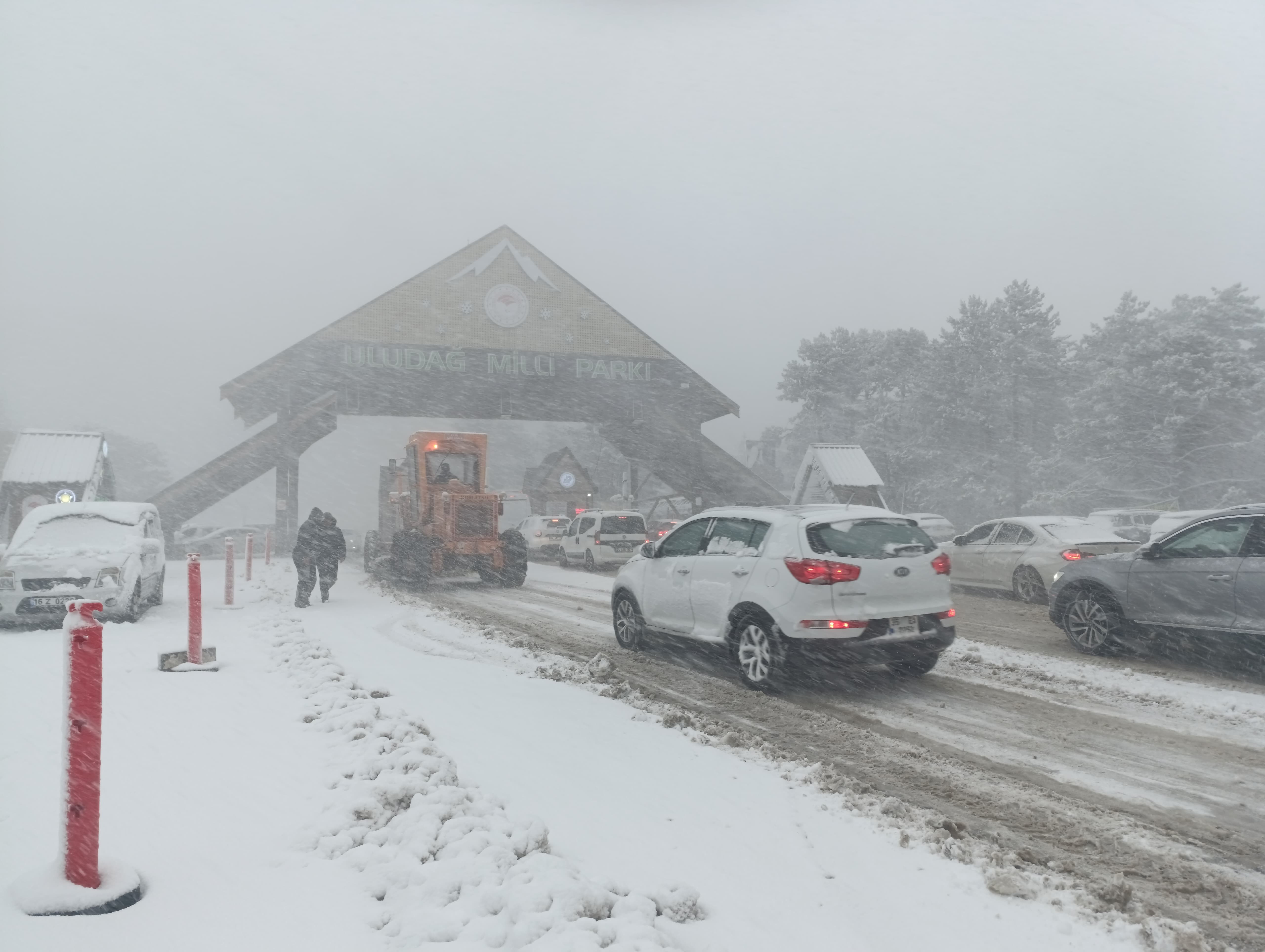 Uludağ'da kar kalınlığı 76 santimetreye ulaştı
