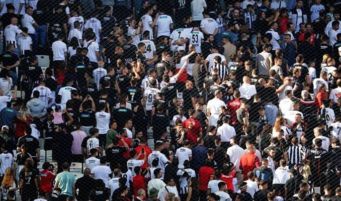 Beşiktaş taraftarından Santos ve futbolculara tepki