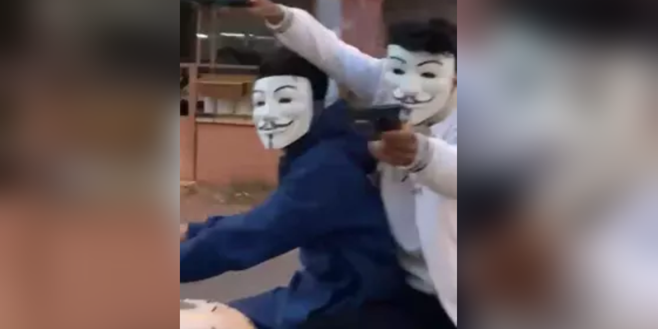 Antalya’da maskeli şaka kabusa döndü: Oyuncak tabancayla panik yarattılar