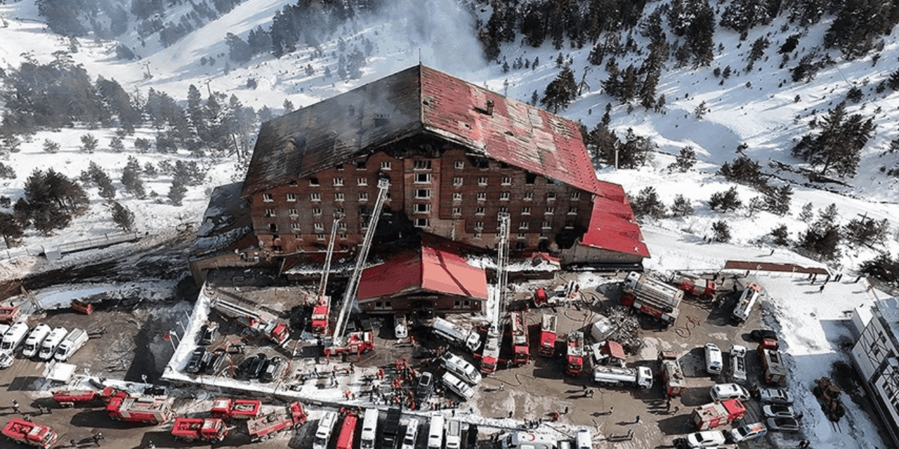 Kartalkaya’daki otel yangını: Binaya “ağır hasarlı” raporu verildi, süreç savcılıkta