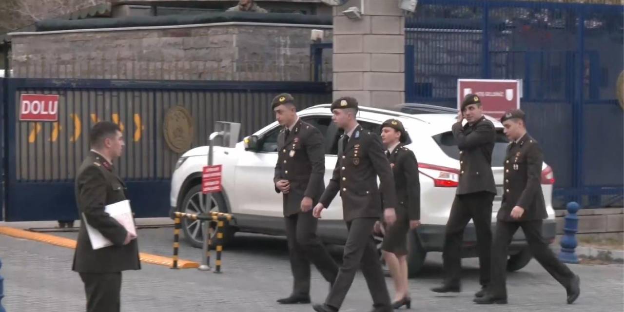 İhraç edilen teğmenler için hukuki süreç başlıyor: Karar kesinleşirse tazminat ödeyecekler