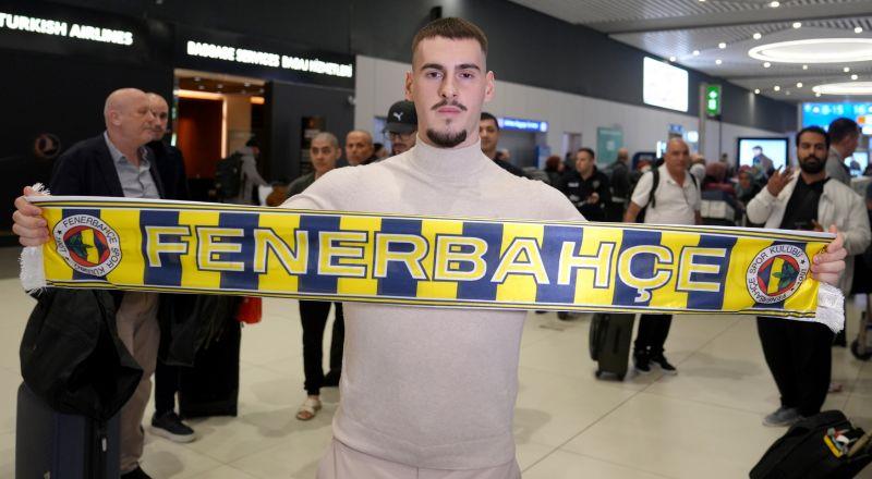 Fenerbahçe'nin yeni transferi: Ognjen Mimovic takım arkadaşlarıyla buluştu