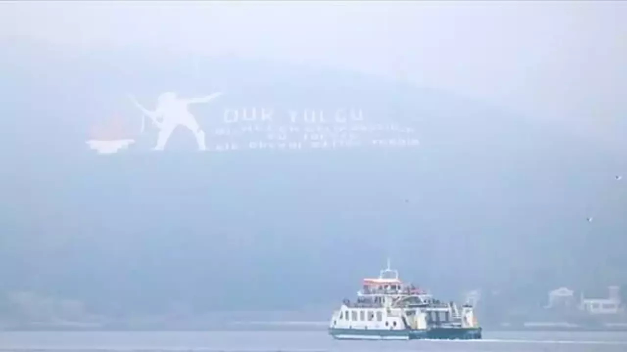 Çanakkale Boğazı çift yönlü gemi trafiğine kapatıldı