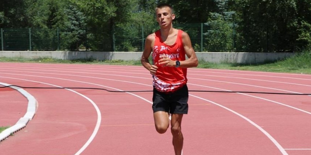 Oğuz Uyar'dan Türkiye rekoru