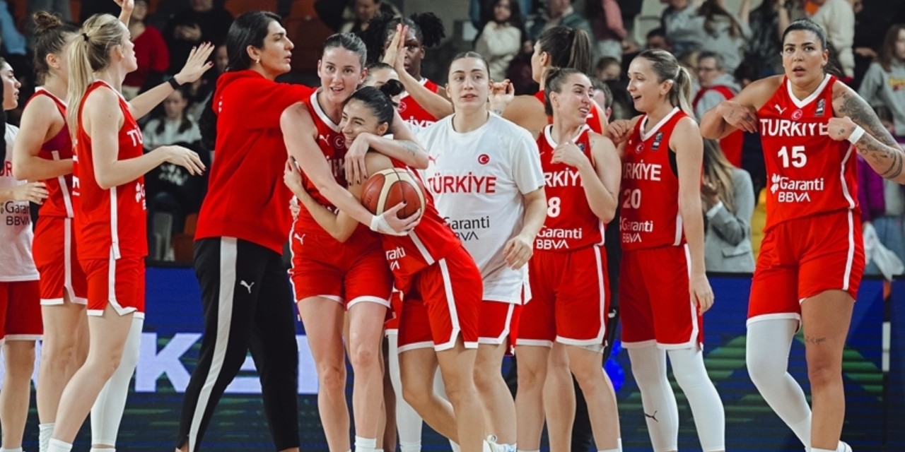 Kadın Basketbol Takımı'ndan teşekkür