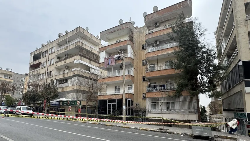 Şanlıurfa'da kolonlarından ses gelen bina boşaltıldı