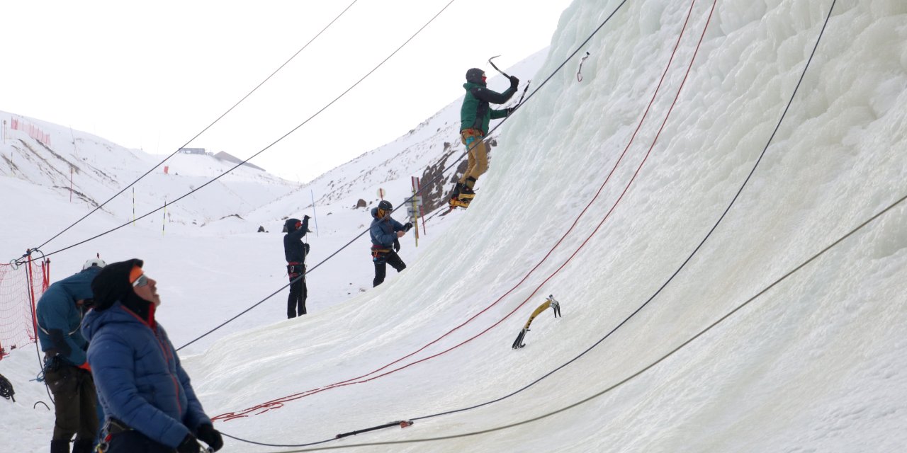Erzurumlu dağcı Mustafa Tekin anısına buz tırmanışı etkinliği