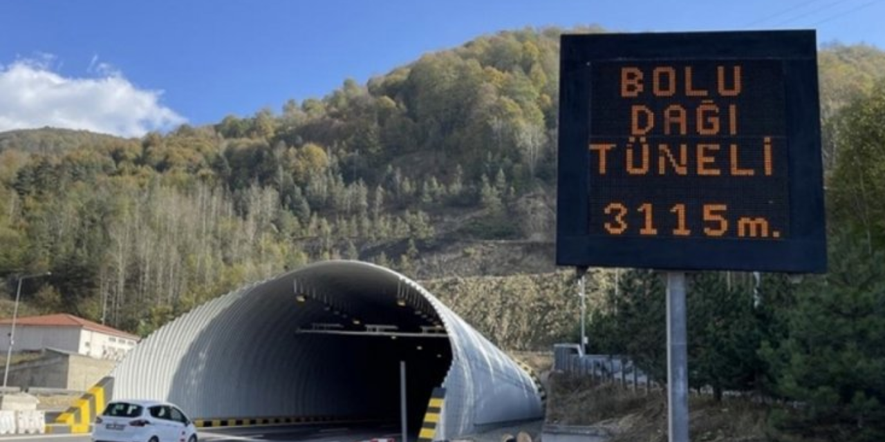 Bolu Dağı Tüneli'nde 10 aracın karıştığı zincirleme kaza! İstanbul yönü ulaşıma kapandı