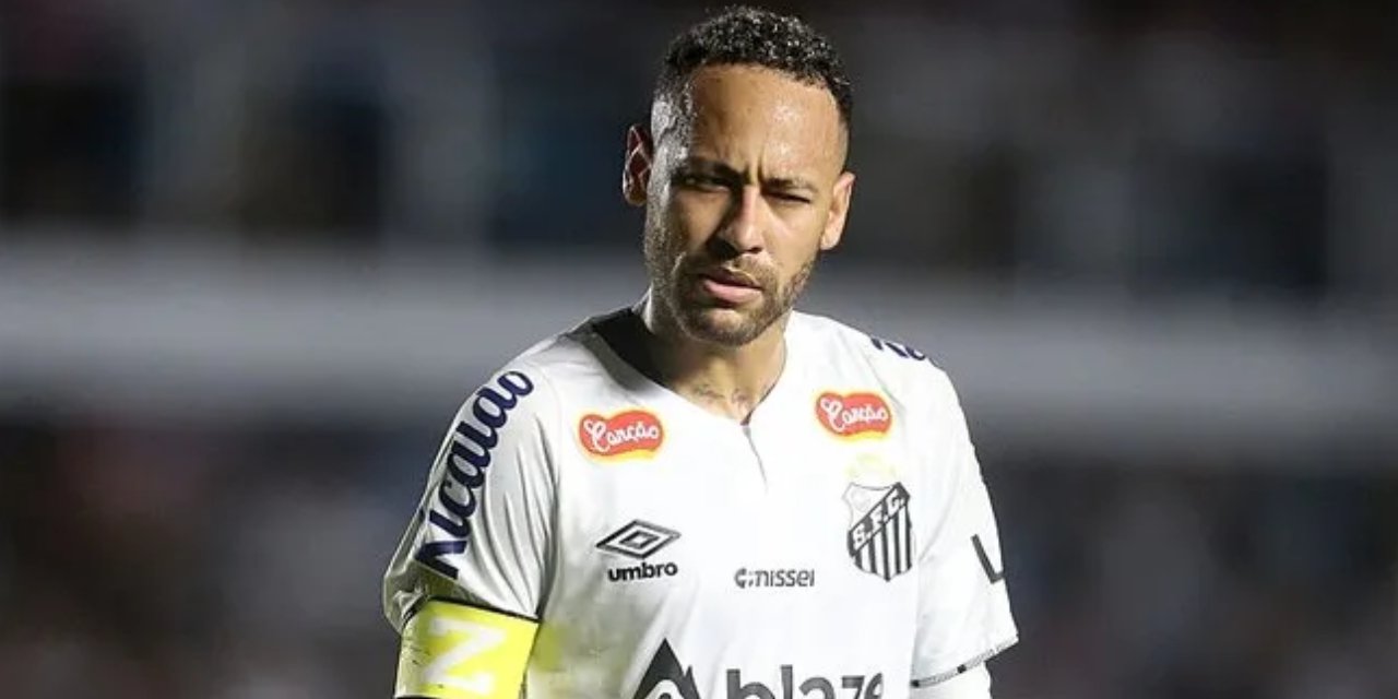 Neymar, Santos formasıyla sahalara geri döndü