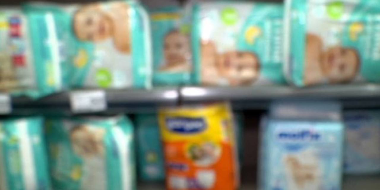 Ankara'da bebek bezini taneyle satan bakkal: Paket alabilen kimse yok