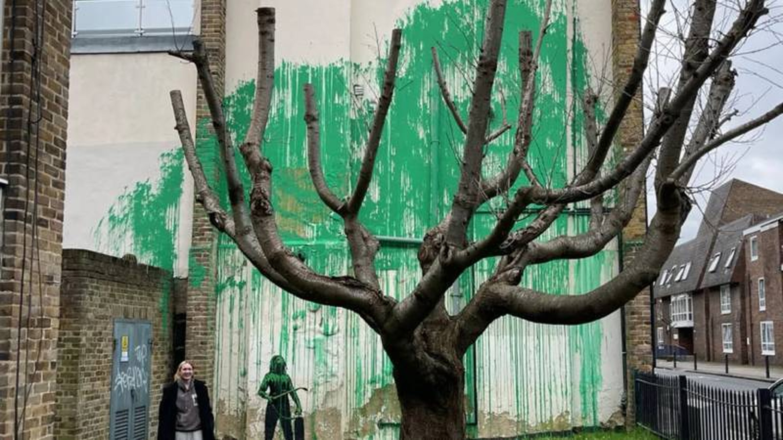 Banksy tarzı sanat eseri Finsbury Park'ta ortaya çıktı