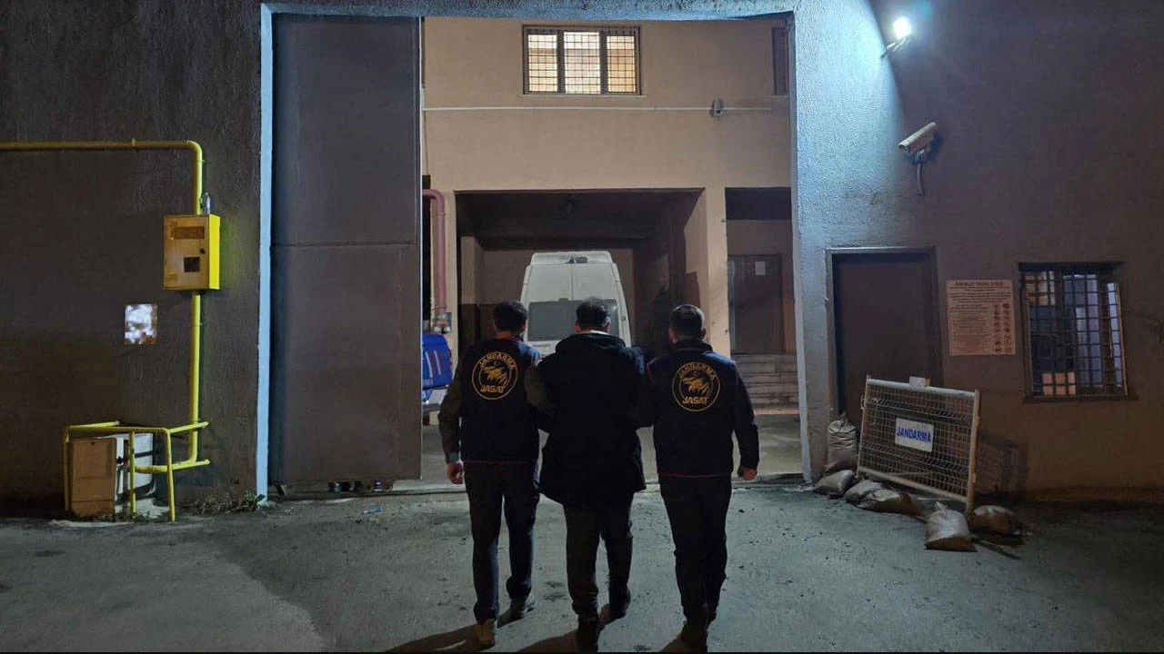Interpol'ün kırmızı bültenle aradığı şüpheli Artvin'de yakalandı