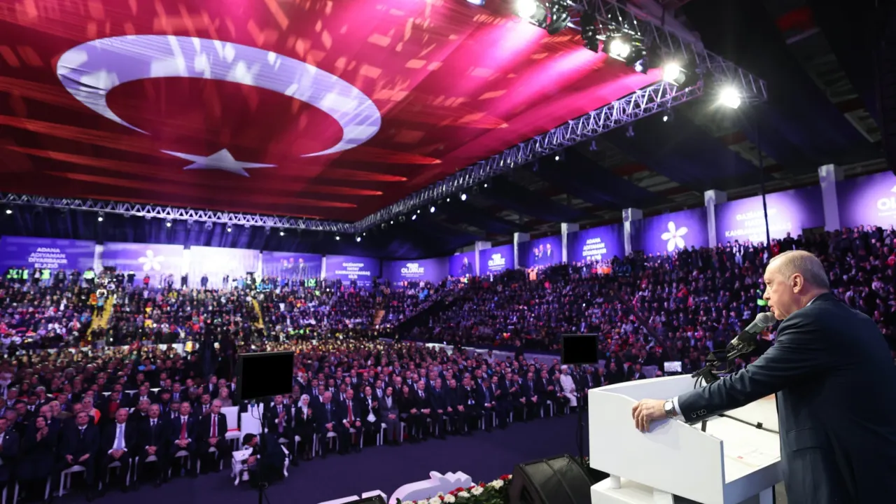 650 bin kişi konteyner kentlerde yaşıyor: Hatay'da anma programına milyonlar harcanmış