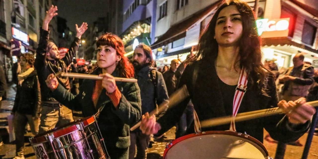 Gece 01.00 sonrası müzik yasağına mahkemeden iptal kararı: 'Olan 13 ay boyunca yasaklarla boğuşan çalışanlara oldu'