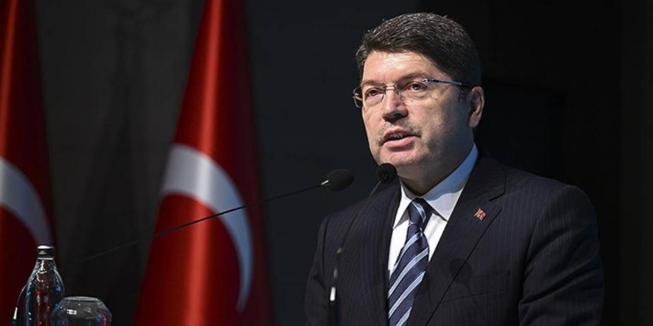 Bakan Tunç'tan gündeme ilişkin açıklamalar: 'CHP kurultayına ilişkin soruşturma derinleşebilir'