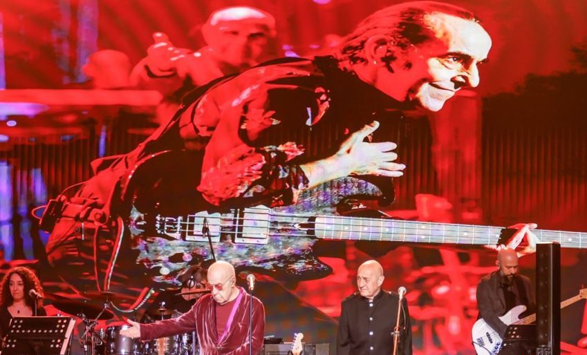 MFÖ konserinde duygulu anlar: Gözyaşlarını tutamadılar