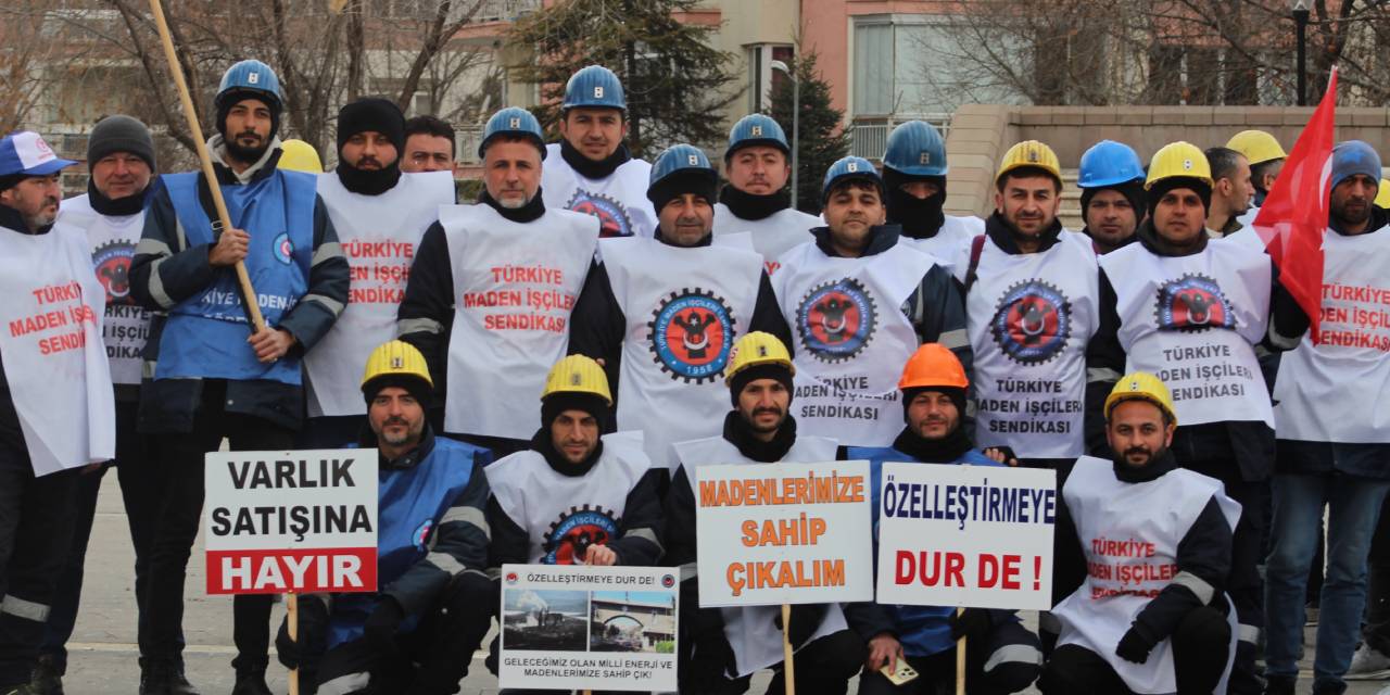 Çayırhan madencileri Hazine ve Maliye Bakanlığı önünde: 'Siz vazgeçmiyorsunuz ama biz de vazgeçmeyeceğiz'