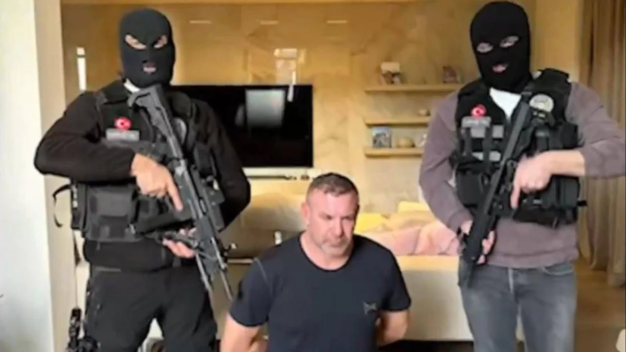 Uyuşturucu baronunu rüşvetle tahliye ettiği iddia edilmişti: Açığa alınan iki hakim göreve geri döndü