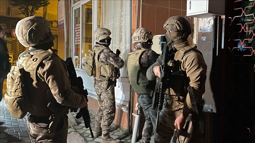3 haftada uyuşturucu satıcılarına düzenlenen operasyonlarda, 2 bin 656 şüpheli yakalandı