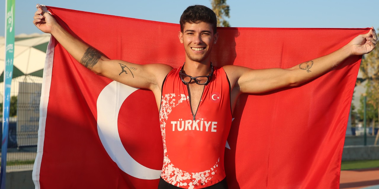 Ersu Şaşma, Fransa'da şampiyon oldu