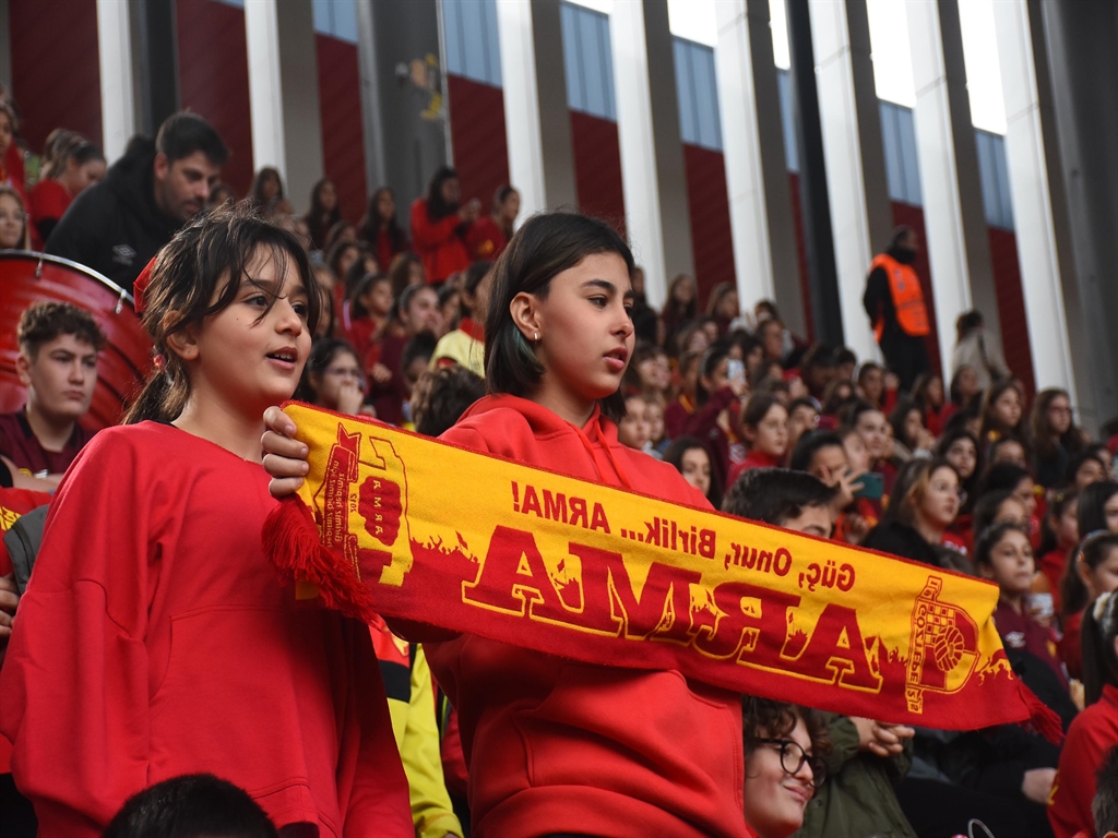 Göztepe Spor Kulübü 100. yılını kutluyor: AKP'li vekiller boy gösterdi