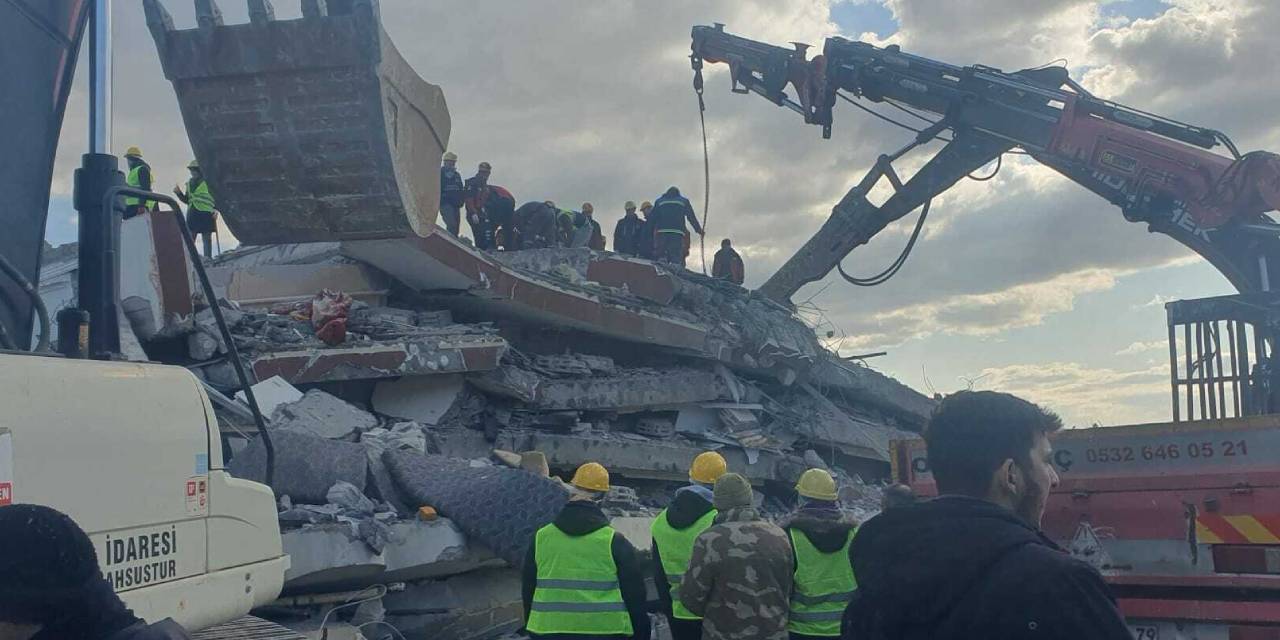 19 kişi ölmüştü... Akar Apartmanı davası: Mahkemeden binanın müteahhidi tutuklama talebine, reddetti