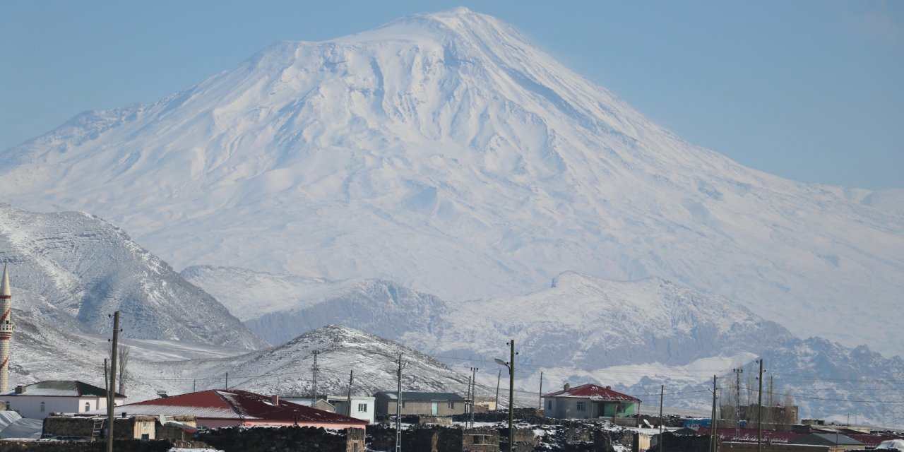 Ağrı Dağı beyaza büründü