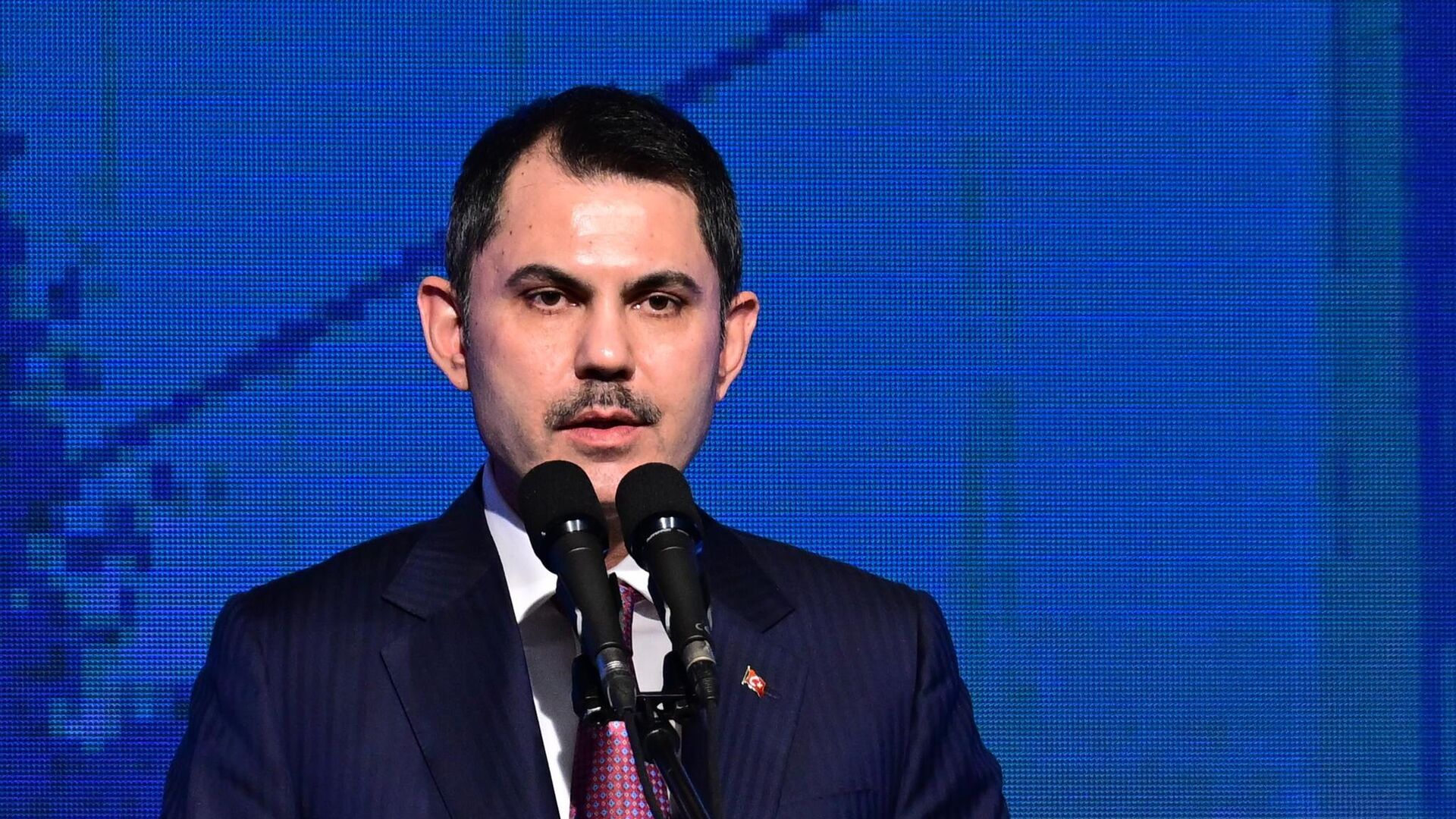 Murat Kurum'un canlı yayında zor anları: "21 yıldır İstanbul'u depreme neden hazırlamadınız?"