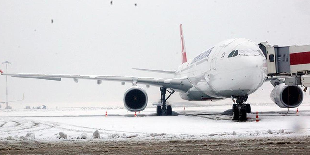 İstanbul'da hava ulaşımına "kar" engeli:  THY ve Ajet'in seferleri iptal oldu