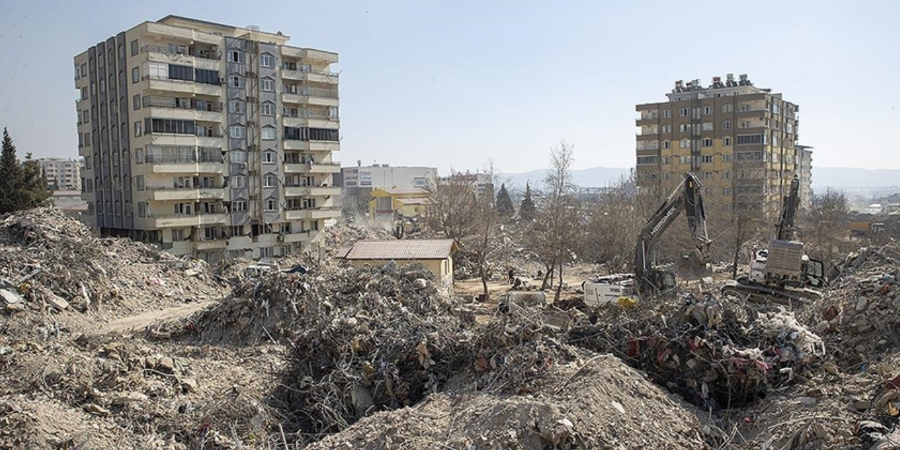 115 kişinin öldüğü Ebrar Sitesi davasında karar çıktı: Sadece 2 sanığa hapis kararı!