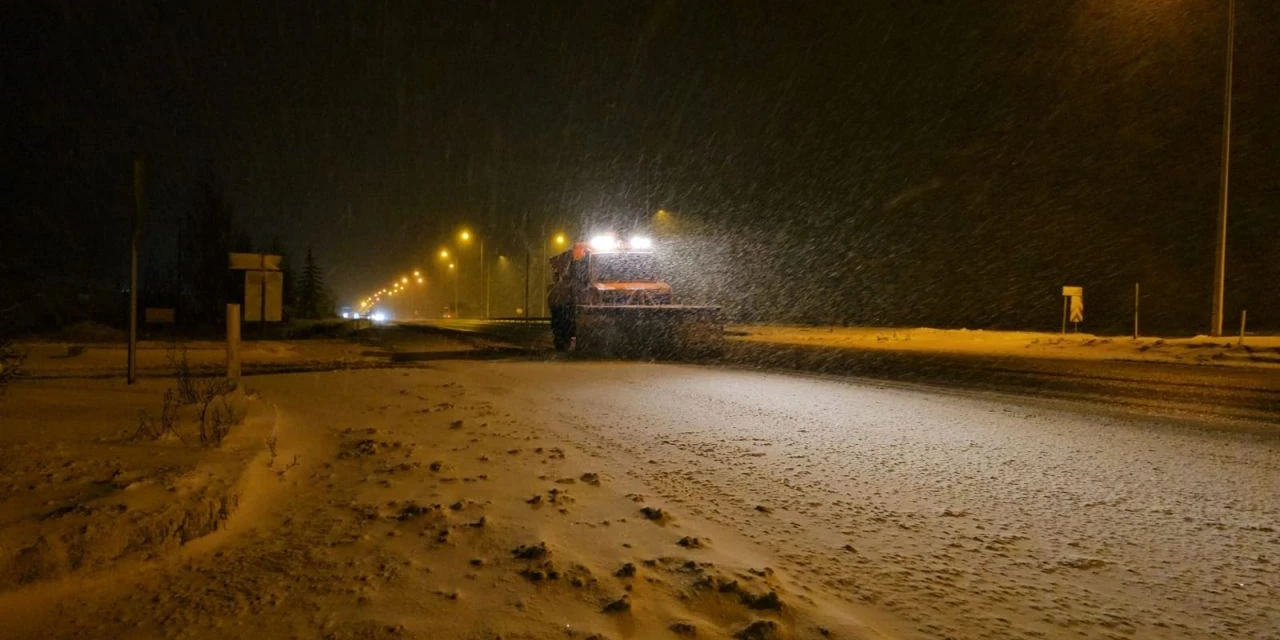 Vali Şahin'den kar yağışı açıklaması! Ankara'da okullar tatil olacak mı?