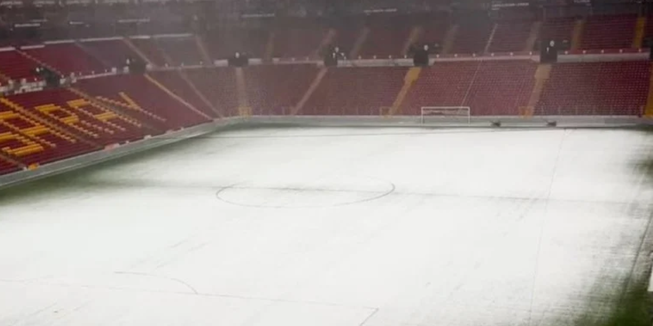 Galatasaray'ın RAMS Park'ında zemin krizi: Koruyucu örtü neden serilmedi?