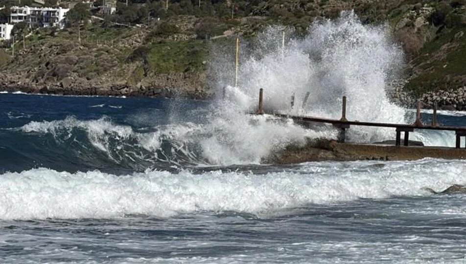 Bodrum'da feribot seferlerine fırtına engeli