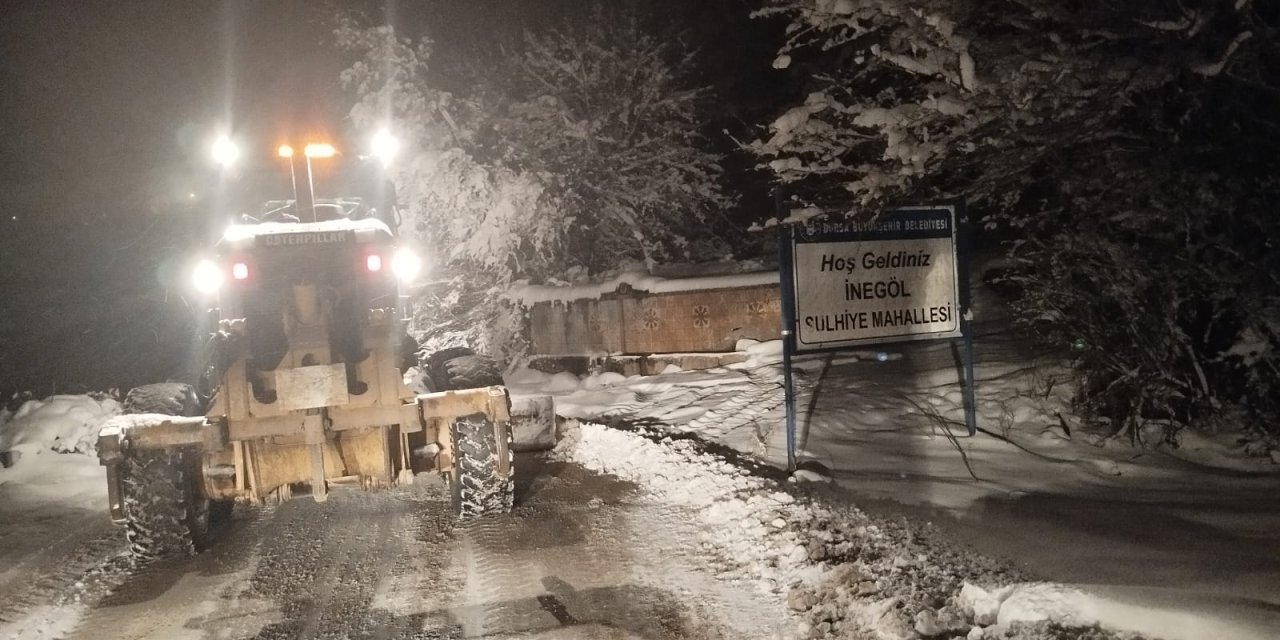 Bursa'da karla mücadele gece gündüz sürüyor