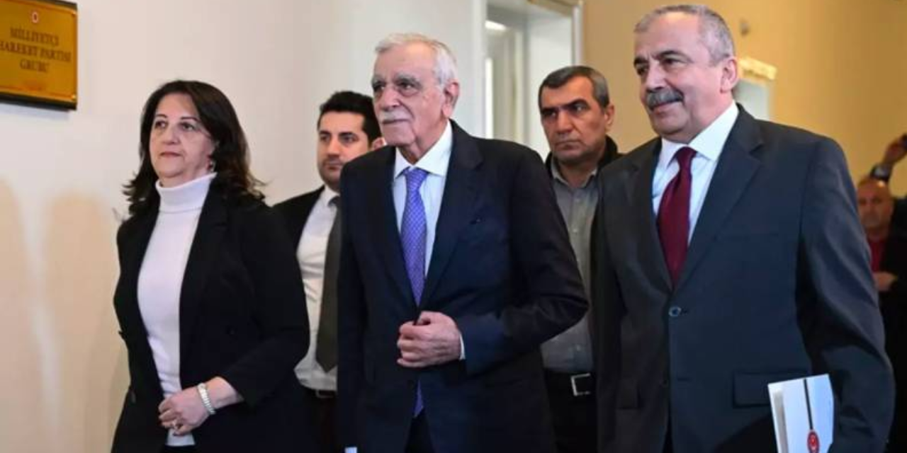 Öcalan'ın çağrısı İstanbul'da açıklanacak: İmralı'da üçüncü görüşme