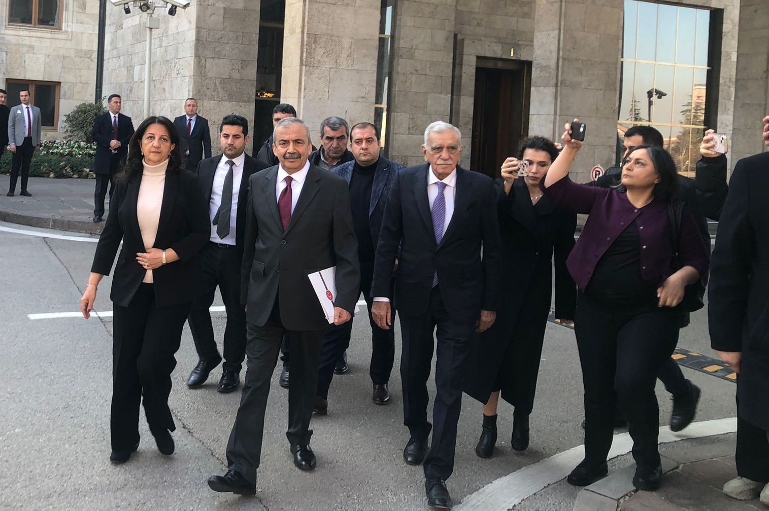 İmralı heyeti Öcalan ile görüştü: Çağrıya ilişkin bilgiler sızdı iddiası