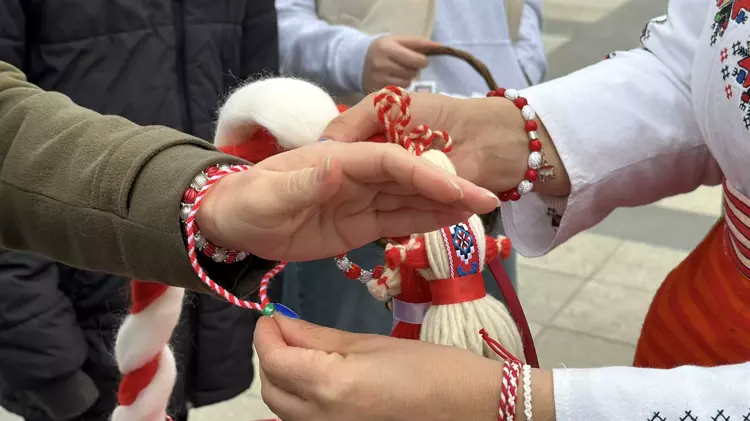 Edirne'de Baba Marta etkinliği: Marteniçkalar takıldı