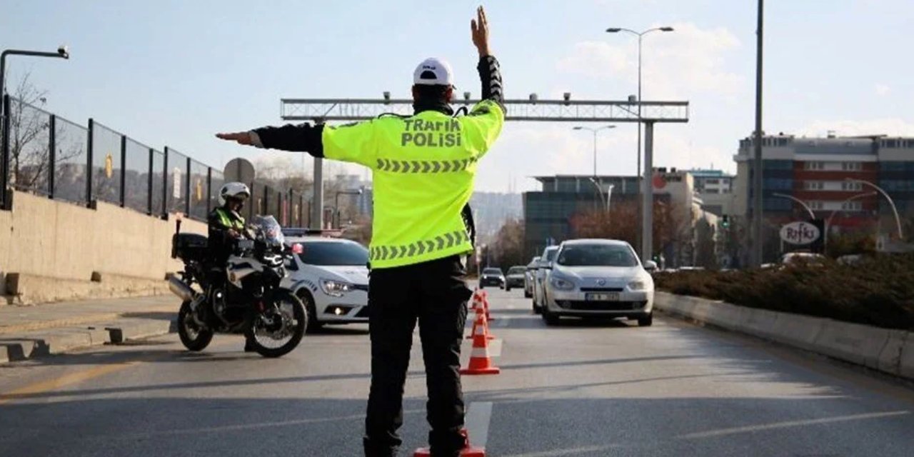 Trafikte tehlike saçan motosikletliye 24 bin liralık ceza