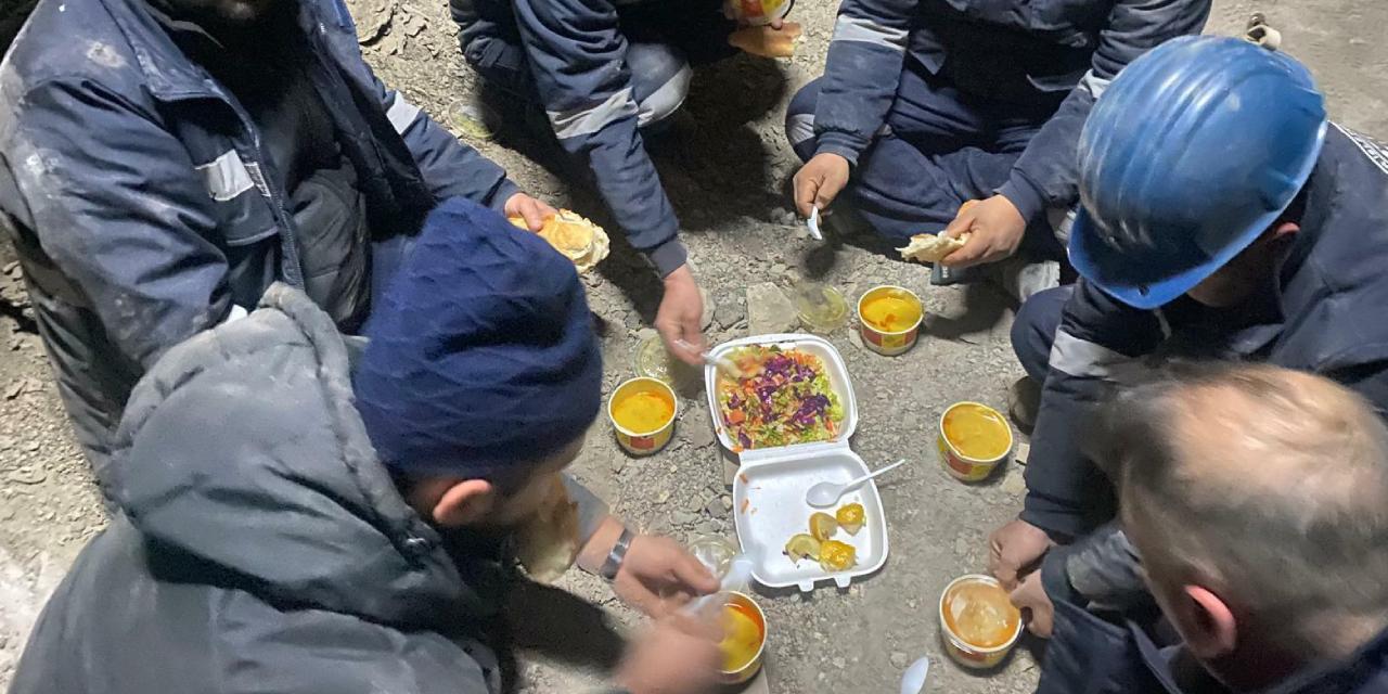 Çayırhan'da özelleştirmeye karşı direniş sürüyor: İşçiler sahurlarını madende yaptı