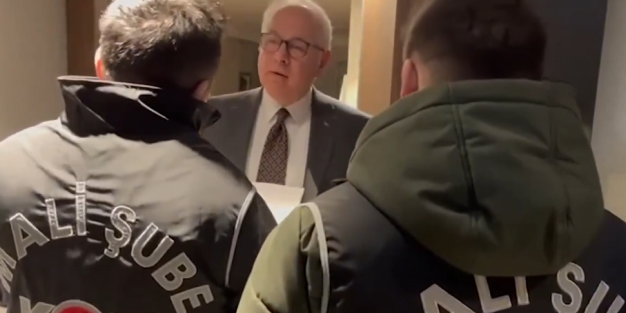 Beykoz Belediye Başkanı Köseler'in gözaltına alındığı görüntü servis edildi