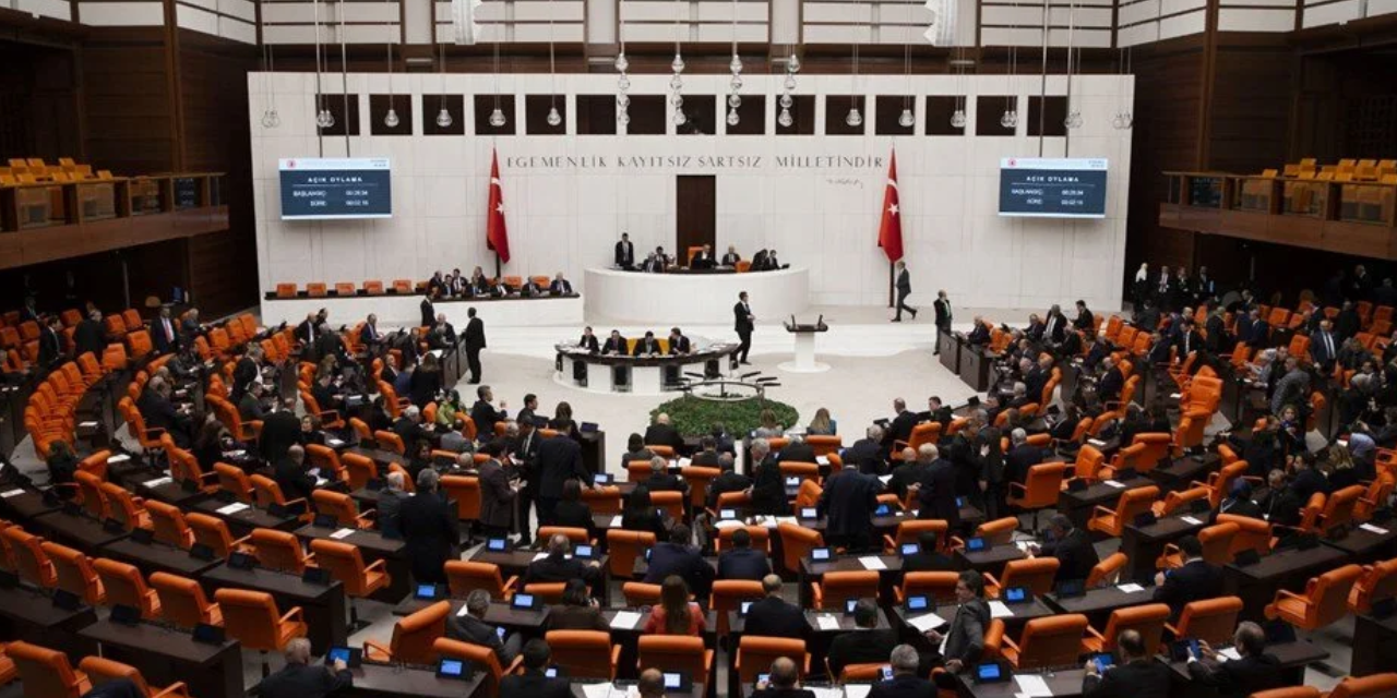 Emekliler, Meclis'te AKP ve MHP'ye takıldı: 'Katkı payı alınmasın' teklifi reddedildi