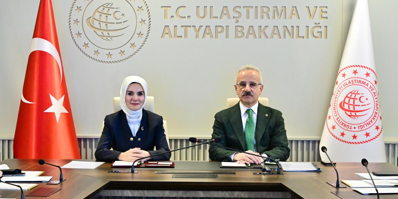 Bakan Göktaş duyurdu: Çocukları korumak için sosyal medya düzenlemesi