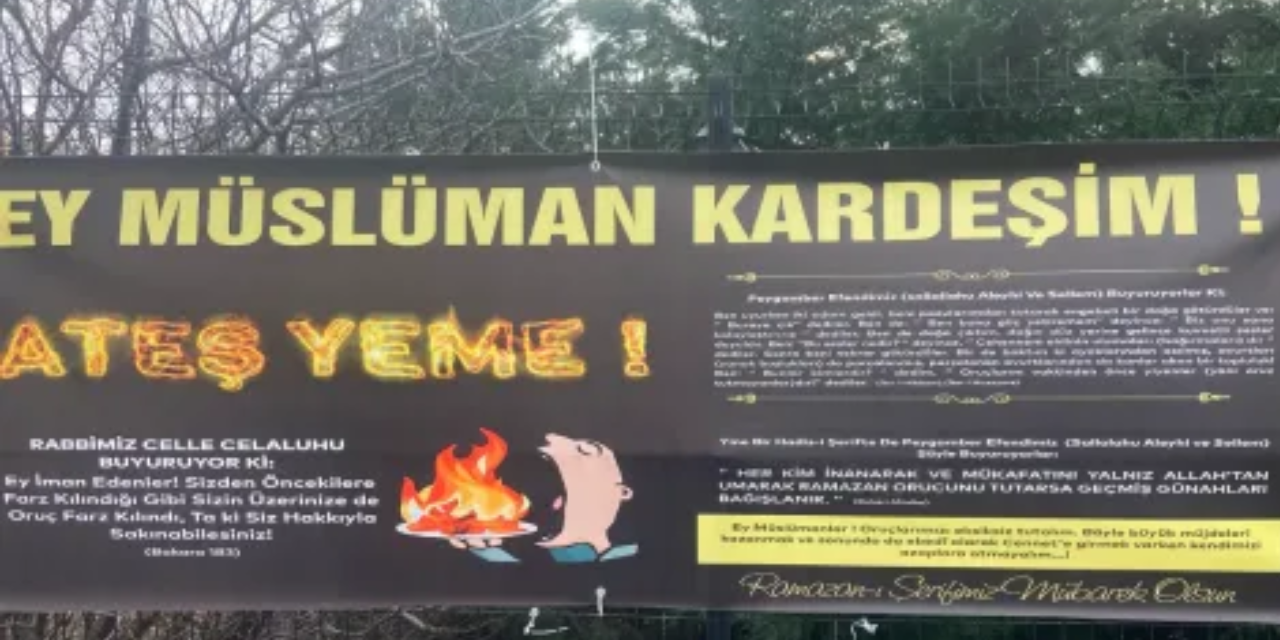 İlkokul öğrencilerine oruç baskısı sınırları zorladı! Okul karşısına 'Ateş yeme' afişi astılar